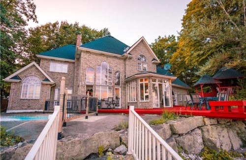Port Colborne Villa | Lakeside Villa with stunning views