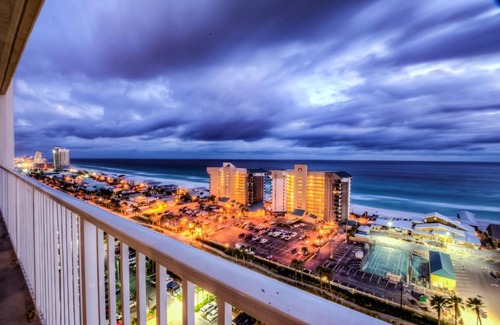 Panama City Beach House | Laketown Wharf 1427 By ZIA VR