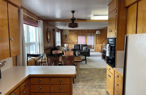 Devils Lake House | "Lakeview" 5 Bed-2 Bath Hovde Resort