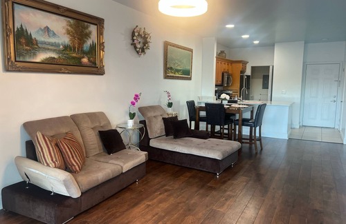 Carrollwood Condo | Lakeview Apt Close to Beaches, Airport, Downtown!