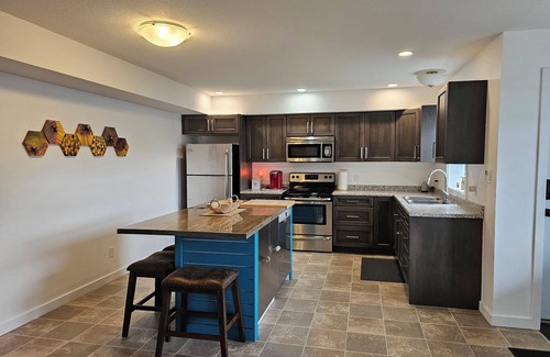 Williams Lake Apartment | Lakeview Bliss Suite - Great neighborhood, ideal for work/recreation/relaxation.