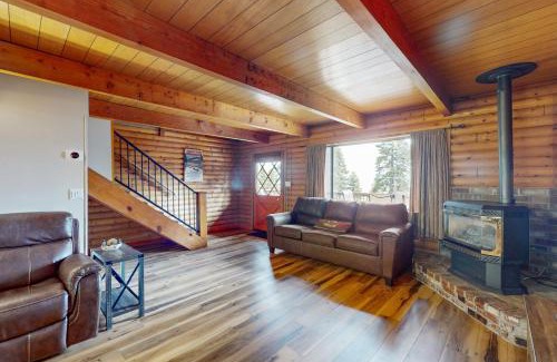 Tahoma House | Lakeview Cabin