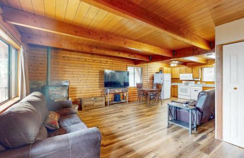 Tahoma House | Lakeview Cabin