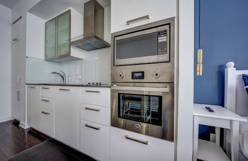 Central Waterfront Apartment | Lakeview CN tower PATH Apartment Downtown Toronto