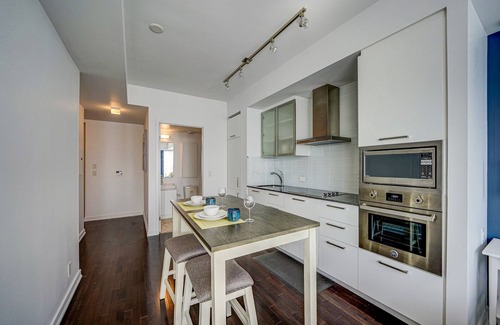 Central Waterfront Apartment | Lakeview CN tower PATH Apartment Downtown Toronto