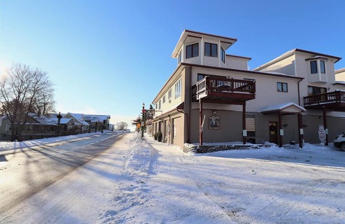 Bayfield Condo | Lakeview Condo: Downtown Bayfield, Beach, Deck