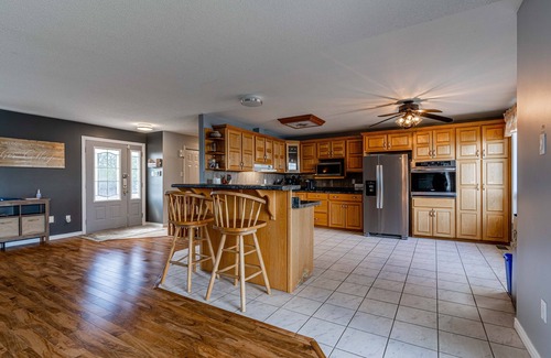 Bobcaygeon Cottage | Lakeview cottage near Pigeon Lake