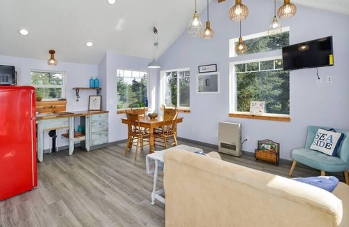 Anchor Point House | Lakeview Cottage-Fireweed Meadow Vacation Rental