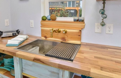 Anchor Point House | Lakeview Cottage-Fireweed Meadow Vacation Rental