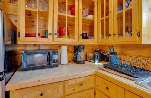 Rising Fawn Cabin | Lakeview Fishing Cabin