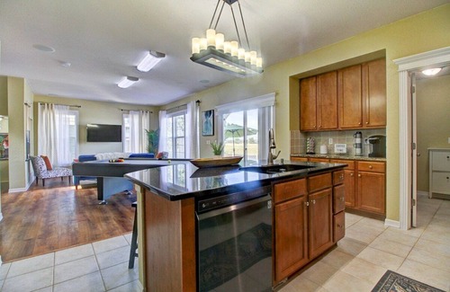 Henderson House | Lakeview | Gameroom | Pool Table