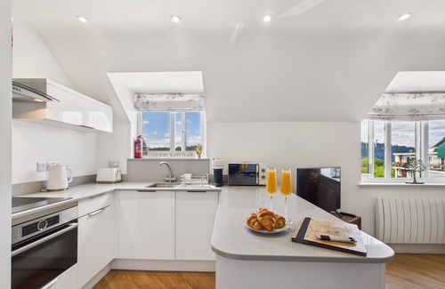 Bowness-on-Windermere Apartment | Lakeview Retreat Bowness