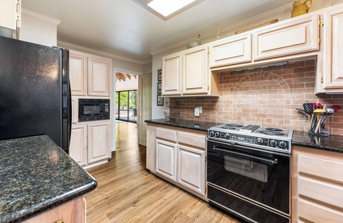 Carnelian Bay House | Lakeview Gem—Near ski resorts, Lake across street!