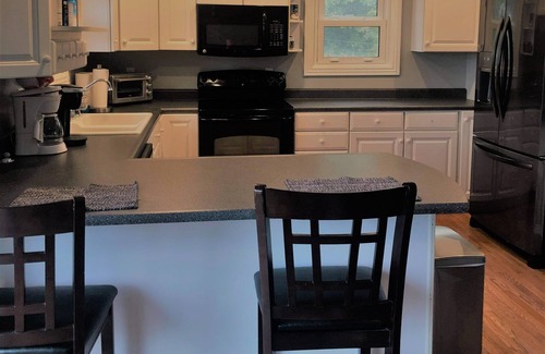 Sloans Valley House | Lakeview Happy Place - 10 Person Home W/Hot Tub! 🤙