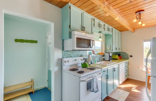 East Hope House | Lakeview Home with Private Hot Tub, Washer and Dryer, Cable, and Scenic Deck