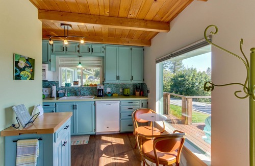 East Hope House | Lakeview Home with Private Hot Tub, Washer and Dryer, Cable, and Scenic Deck