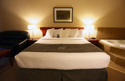 Fort Nelson Hotel | Lakeview Inns & Suites - Fort Nelson