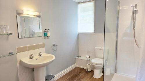 Dunkeswell Hotel | Lakeview Manor