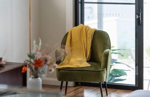 Speers Point House | Lakeview Oasis on The Esplanade