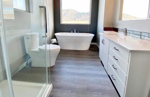 Okanagan-Similkameen House | Lakeview Paradise - spectacular 5 bedroom house, w/pool, lake and beach view
