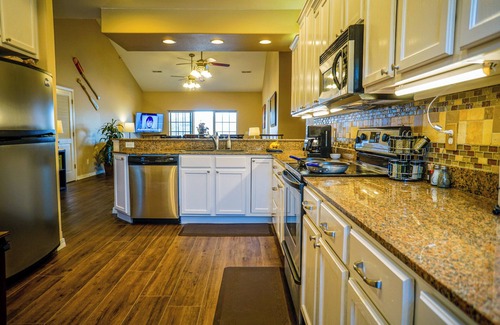 Indian Point Condo | Lakeview Penthouse, Amazing Views—3BR/2BA Relax in Branson Condo, Indian Point