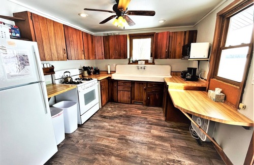 Butternut House | Lakeview Retreat | 8 Bed, 2 Bath, Lakeside on the Flowage!