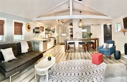 Canandaigua Cottage | Lakeview retreat with beach access. Stylish home just steps from Deep Run Beach.