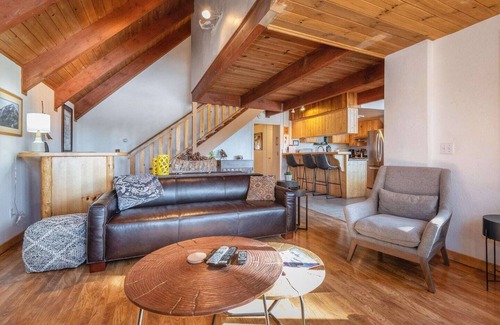 Kings Beach Cabin | Lakeview Serenity Cottage