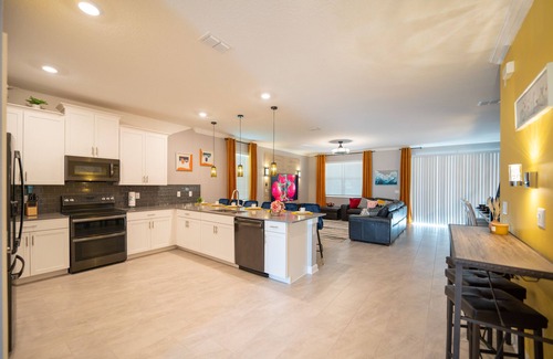 Kissimmee House | Lakeview Storey Lake 10BR/5BA-Pool/Spa/Rec-Close to Disney/Universal Studios