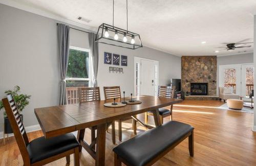 Gainesville House | Lakeview with Dock and king bed Gainesville
