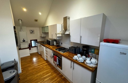 Plympton House | LakeViews/Quietness/Parking/LongStays/4Guests