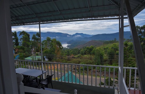 Chinnakanal Hotel | Lakezone Holiday Resort