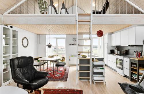 Lokken House | Laksen 64 - Cottage By The Town, Beach, And Golf Course
