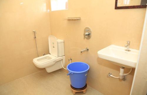 Thirukadaiyur Hotel | Lakshmi Mahal Rooms