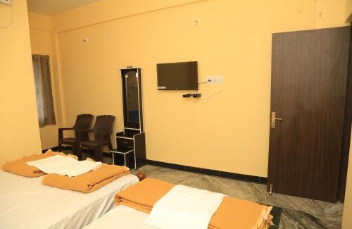 Thirukadaiyur Hotel | Lakshmi Mahal Rooms