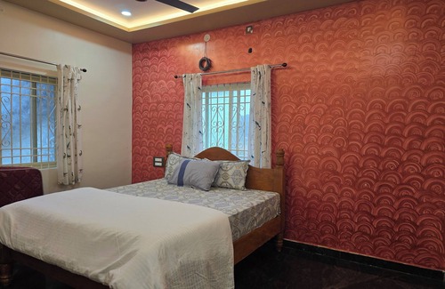 Kamalapur House | Lakshmi Villa