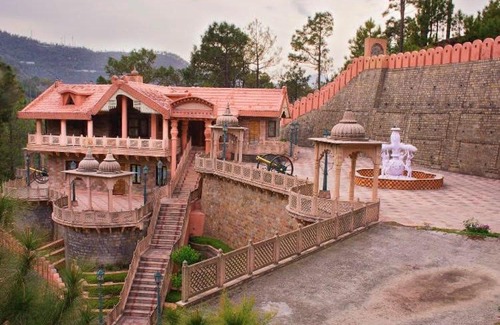 Chail Bed & Breakfast | Lal Qila Chail