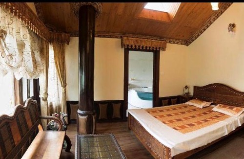 Chail Bed & Breakfast | Lal Qila Chail