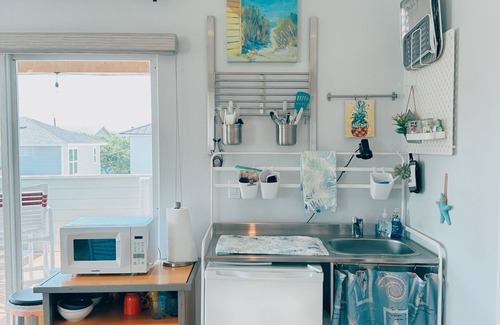 Horton Shores Apartment | LaLa`s Beach House - Walking Distance to the Beach and Shopping