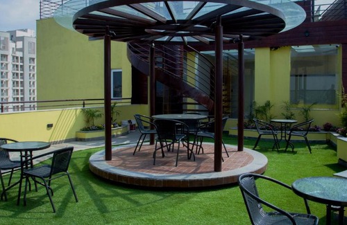 Hattiban Bed & Breakfast | Lalit Service Apartment