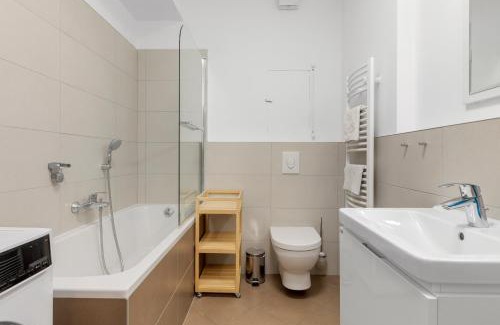 Old Town Apartment | LAM Olive - AC - Castle View