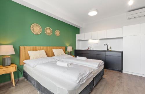 Old Town Apartment | LAM Olive - AC - Castle View