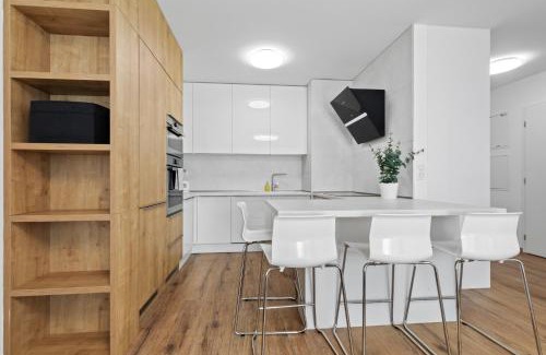 Old Town Apartment | LAM White - Free Parking - AC