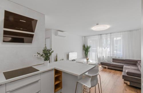 Old Town Apartment | LAM White - Free Parking - AC