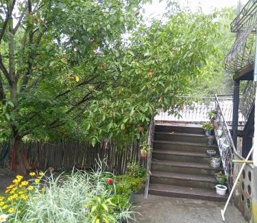 Lentekhi House | Lama's guest house