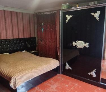 Lentekhi House | Lama's guest house