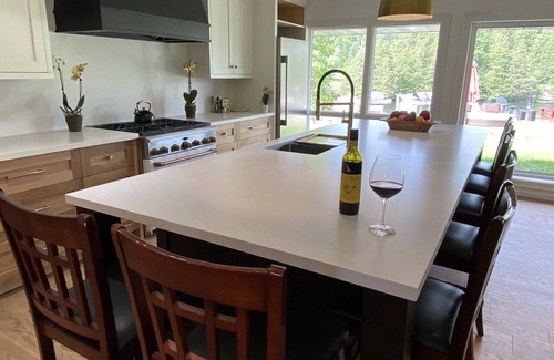 Fenelon Falls Cottage | Lambs Landing- Waterfront