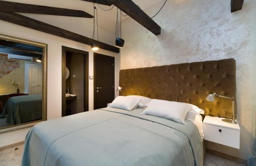 Split House | LAmenta