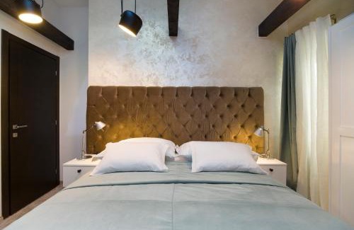 Split House | LAmenta