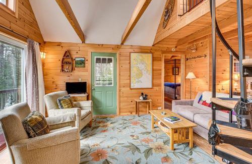 Lamoine House | Lamoine Cabin with Deck about 16 Mi to Acadia Natl Park
